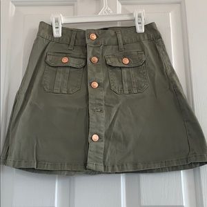 Mini skirt with buttons